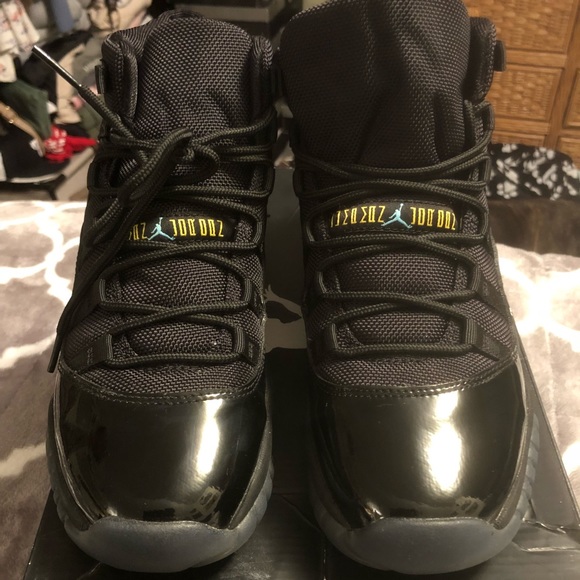 Jordan Sneaker - Picture 5 of 6